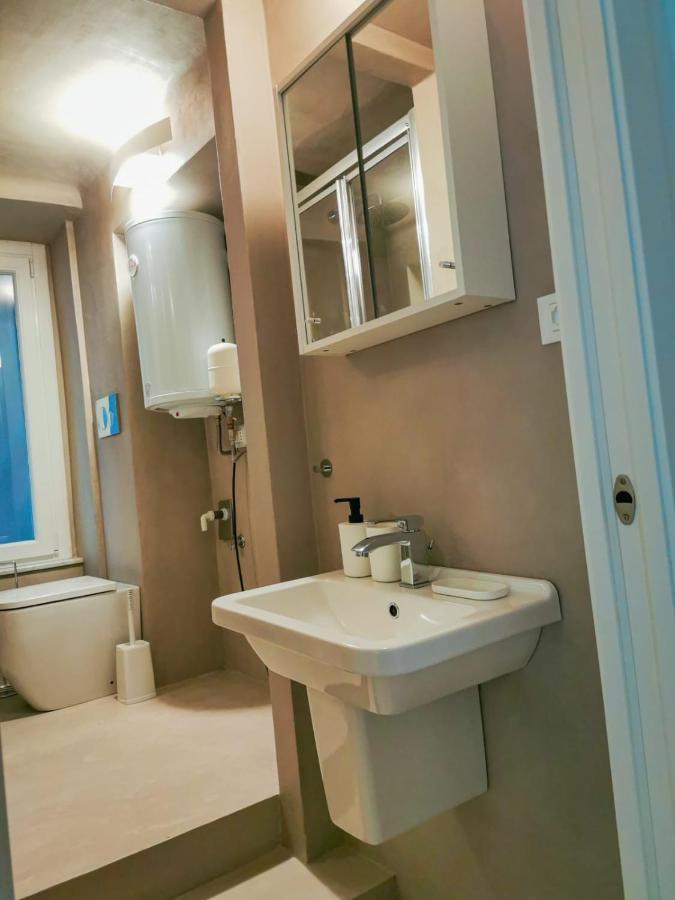 De Ville Guest House Генуя Екстер'єр фото